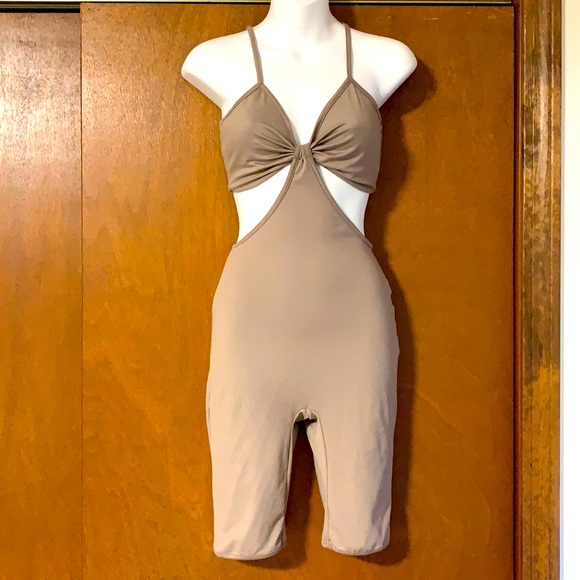 Bermuda Catsuit 🤎 - Picture 2 of 9